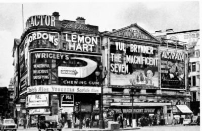 Piccadilly Circus 1961 - London Pavilion.jpg. Click on the picture to enlarge